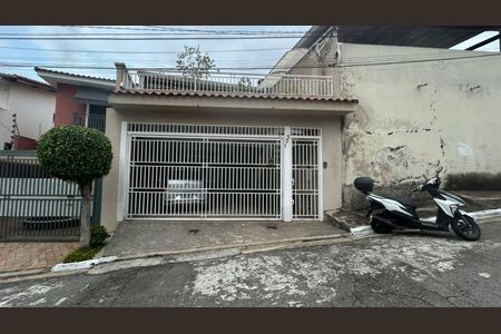 Casa à venda com 75m², 2 quartos e 2 vagas Casa à venda com 75m², 2 quartos e 2 vagasFachada