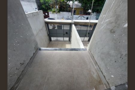 Varanda de casa à venda com 3 quartos, 150m² em Jardim Sabara, São Paulo