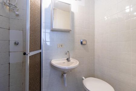 Banheiro Social de apartamento para alugar com 1 quarto, 25m² em Bigorrilho, Curitiba