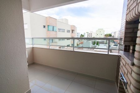 Apartamento para alugar com 70m², 2 quartos e 2 vagasVaranda