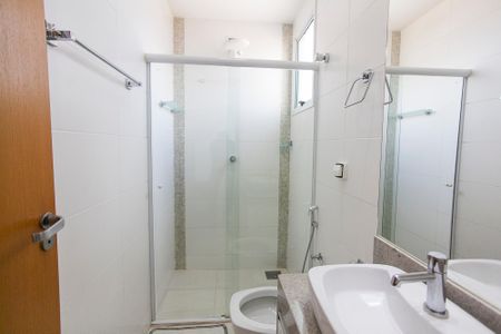 Apartamento para alugar com 70m², 2 quartos e 2 vagasBanheiro da Suite