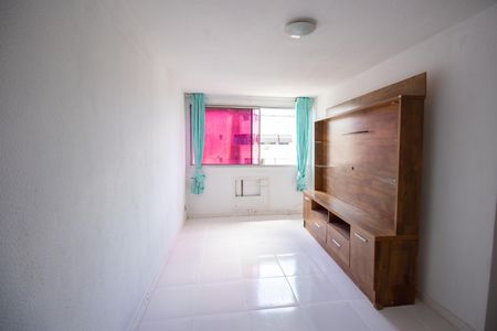 Sala de apartamento para alugar com 2 quartos, 50m² em Irajá, Rio de Janeiro