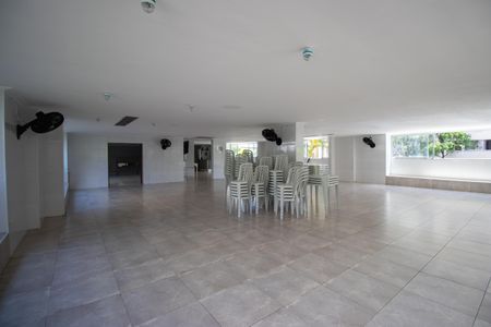 Apartamento para alugar com 50m², 2 quartos e 1 vaga Apartamento para alugar com 50m², 2 quartos e 1 vagaÁrea comum - Salão de festas