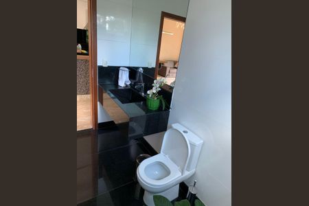 Banheiro de casa para alugar com 4 quartos, 400m² em Joá, Lagoa Santa