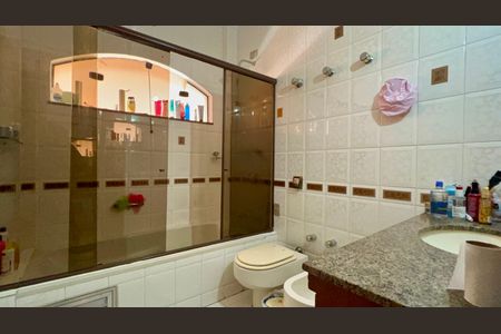 Casa para alugar com 256m², 3 quartos e 4 vagasBanheiro da Suíte