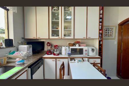 Casa para alugar com 256m², 3 quartos e 4 vagasCozinha