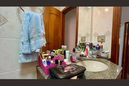 Casa para alugar com 256m², 3 quartos e 4 vagasBanheiro