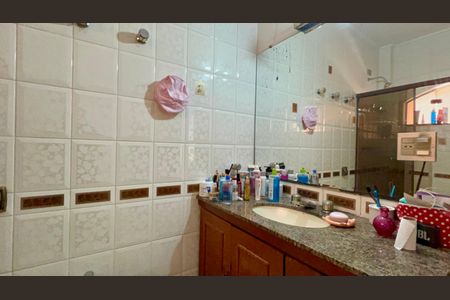 Casa para alugar com 256m², 3 quartos e 4 vagasBanheiro da Suíte