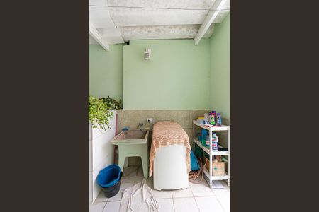 Casa à venda com 170m², 3 quartos e 2 vagas Casa à venda com 170m², 3 quartos e 2 vagasÁrea de Serviço