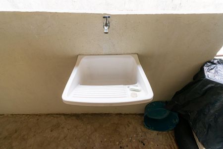 Casa à venda com 170m², 3 quartos e 2 vagas Casa à venda com 170m², 3 quartos e 2 vagasVaranda/ Área de serviço