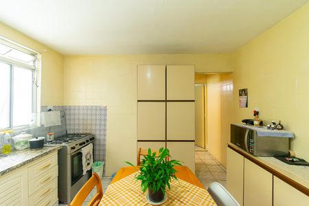 Casa à venda com 170m², 3 quartos e 2 vagas Casa à venda com 170m², 3 quartos e 2 vagasCozinha