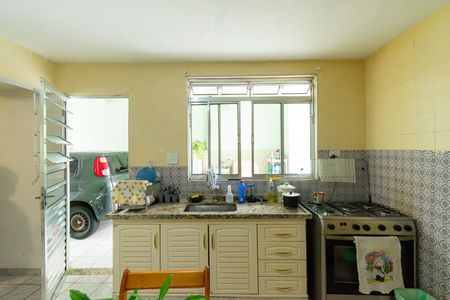 Casa à venda com 170m², 3 quartos e 2 vagas Casa à venda com 170m², 3 quartos e 2 vagasCozinha