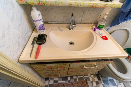 Casa à venda com 170m², 3 quartos e 2 vagas Casa à venda com 170m², 3 quartos e 2 vagasBanheiro da Suíte