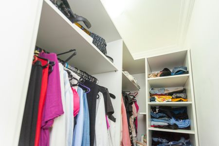 Casa para alugar com 300m², 3 quartos e 3 vagasCloset da suíte