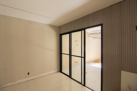 Casa à venda com 180m², 4 quartos e 3 vagas Casa à venda com 180m², 4 quartos e 3 vagasCozinha