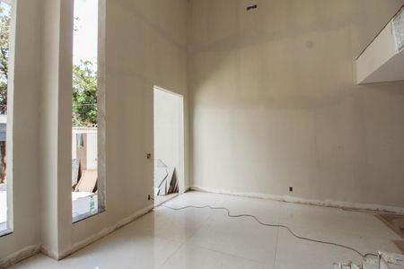 Sala de casa à venda com 4 quartos, 180m² em Planalto, Belo Horizonte