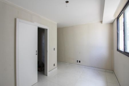 Casa à venda com 180m², 4 quartos e 3 vagasSuíte 3