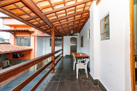 Casa à venda com 300m², 3 quartos e 1 vaga