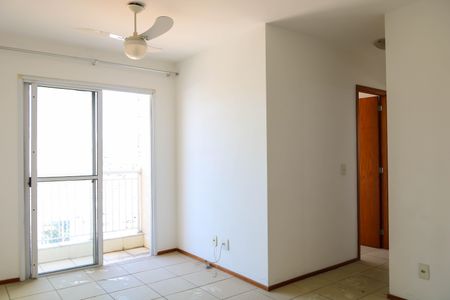 Apartamento à venda com 57m², 3 quartos e 1 vaga Apartamento à venda com 57m², 3 quartos e 1 vagaSala