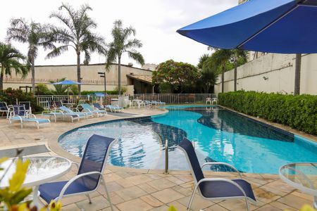 Apartamento à venda com 57m², 3 quartos e 1 vaga Apartamento à venda com 57m², 3 quartos e 1 vagaÁrea comum - Piscina