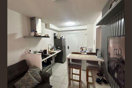Sala e cozinha de apartamento à venda com 2 quartos, 33m² em Vila Ema, São Paulo