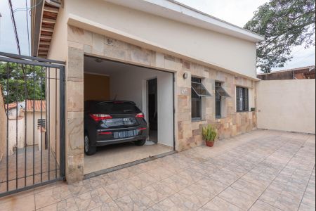 Casa à venda com 110m², 2 quartos e 3 vagas Casa à venda com 110m², 2 quartos e 3 vagasGaragem