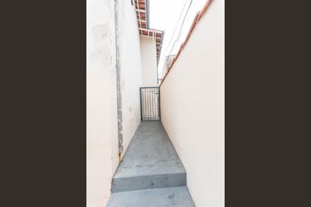 Casa à venda com 110m², 2 quartos e 3 vagas Casa à venda com 110m², 2 quartos e 3 vagasCorredor e Entrada Edícula