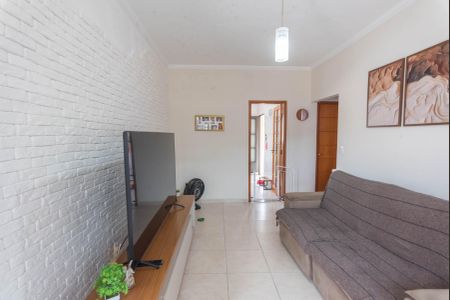 Casa à venda com 110m², 2 quartos e 3 vagas Casa à venda com 110m², 2 quartos e 3 vagasSala