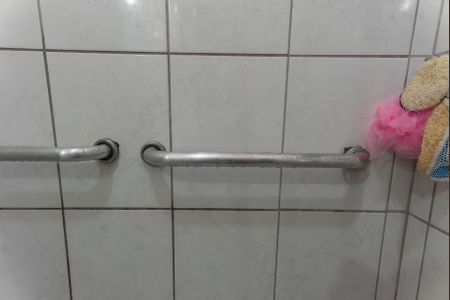 Casa à venda com 110m², 2 quartos e 3 vagas Casa à venda com 110m², 2 quartos e 3 vagasBanheiro