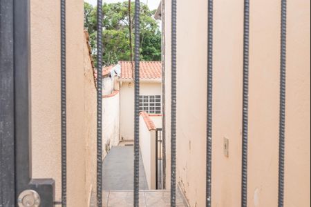 Casa à venda com 110m², 2 quartos e 3 vagas Casa à venda com 110m², 2 quartos e 3 vagasEntrada Edícula