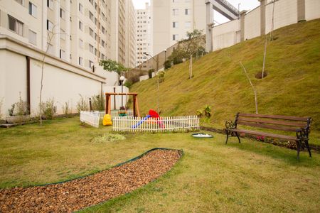 Apartamento para alugar com 43m², 2 quartos e 1 vaga Apartamento para alugar com 43m², 2 quartos e 1 vagaÁrea comum - Playground