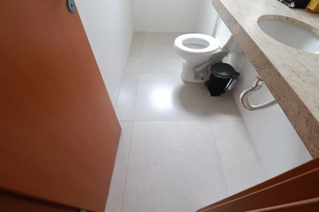 Apartamento para alugar com 64m², 2 quartos e 2 vagasBanheiro 