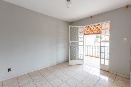 Sala de casa à venda com 3 quartos, 236m² em Alípio de Melo, Belo Horizonte