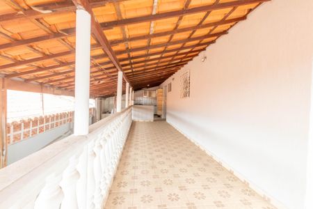 Casa à venda com 236m², 3 quartos e 4 vagasVaranda