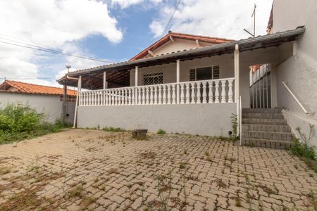 Casa à venda com 236m², 3 quartos e 4 vagasGaragem