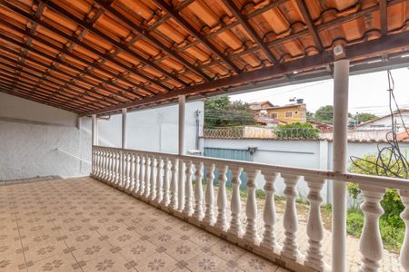 Casa à venda com 236m², 3 quartos e 4 vagasVaranda