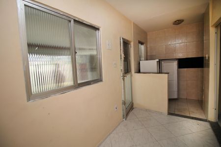 Sala de casa para alugar com 1 quarto, 70m² em Vista Alegre, Rio de Janeiro