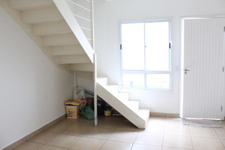 Sala de casa de condomínio para alugar com 2 quartos, 85m² em Água Espraiada (caucaia do Alto), Cotia