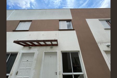 Casa de condomínio para alugar com 85m², 2 quartos e 1 vagaFachada