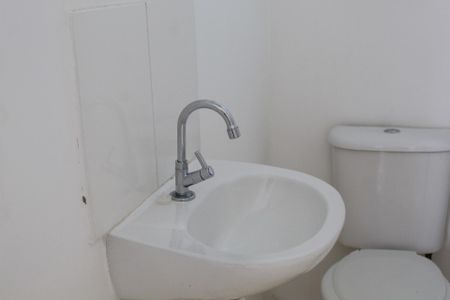 Lavabo de casa de condomínio para alugar com 2 quartos, 85m² em Água Espraiada (caucaia do Alto), Cotia