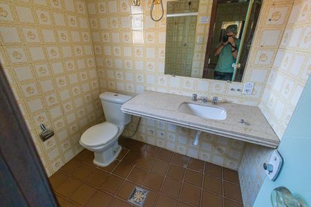 Casa à venda com 182m², 5 quartos e 4 vagasbanheiro