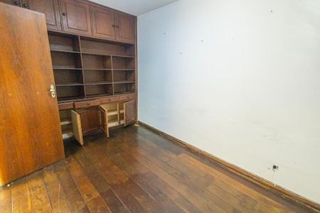 Casa à venda com 182m², 5 quartos e 4 vagasquarto 4