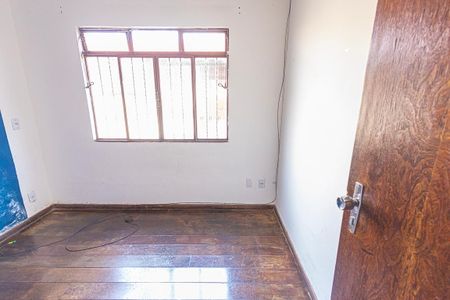 Casa à venda com 182m², 5 quartos e 4 vagasquarto 2