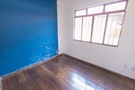 Casa à venda com 182m², 5 quartos e 4 vagasquarto 2