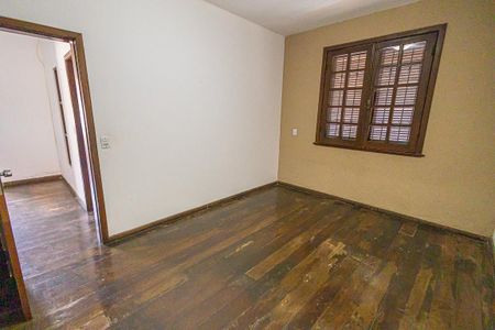 Casa à venda com 182m², 5 quartos e 4 vagasquarto 3