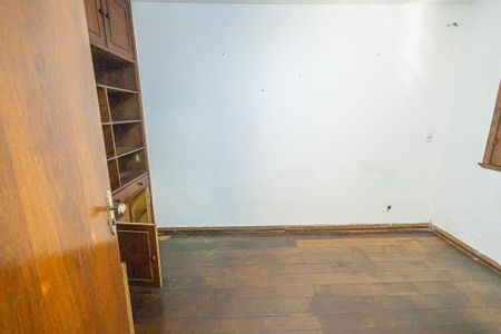 Casa à venda com 182m², 5 quartos e 4 vagasquarto 4