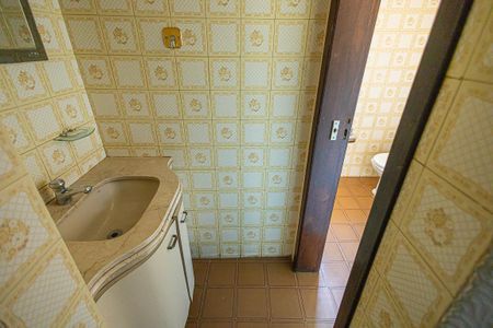 Casa à venda com 182m², 5 quartos e 4 vagasbanheiro