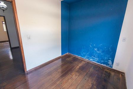 Casa à venda com 182m², 5 quartos e 4 vagasquarto 2