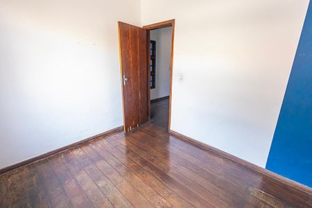 Casa à venda com 182m², 5 quartos e 4 vagasquarto 2