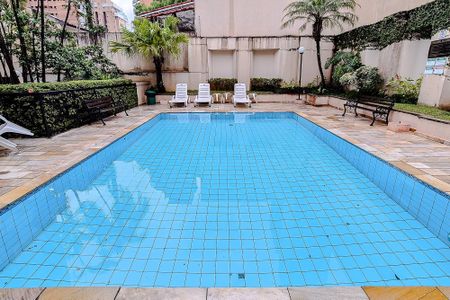 Apartamento à venda com 112m², 2 quartos e 2 vagas Apartamento à venda com 112m², 2 quartos e 2 vagasÁrea comum - Piscina